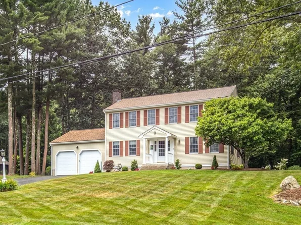 7 Trafalgar Ln, Walpole, MA 02081