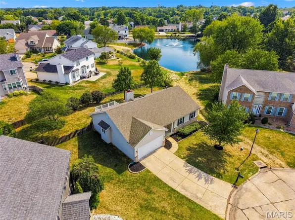 7 Town Cryer Ct, O'Fallon, MO 63366