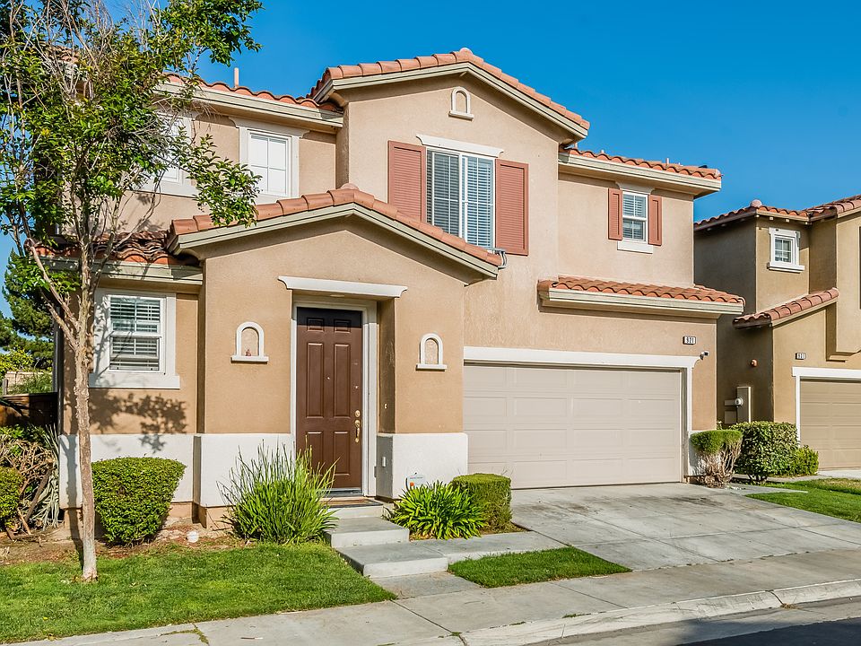 1st image of 921 Belleza Dr