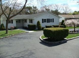 605 Chester Rd, Sayville, NY 11782
