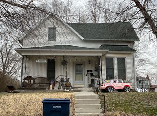 612 E 1st Ave, Monmouth, IL 61462