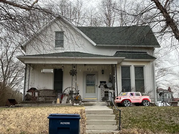 612 E 1st Ave, Monmouth, IL 61462