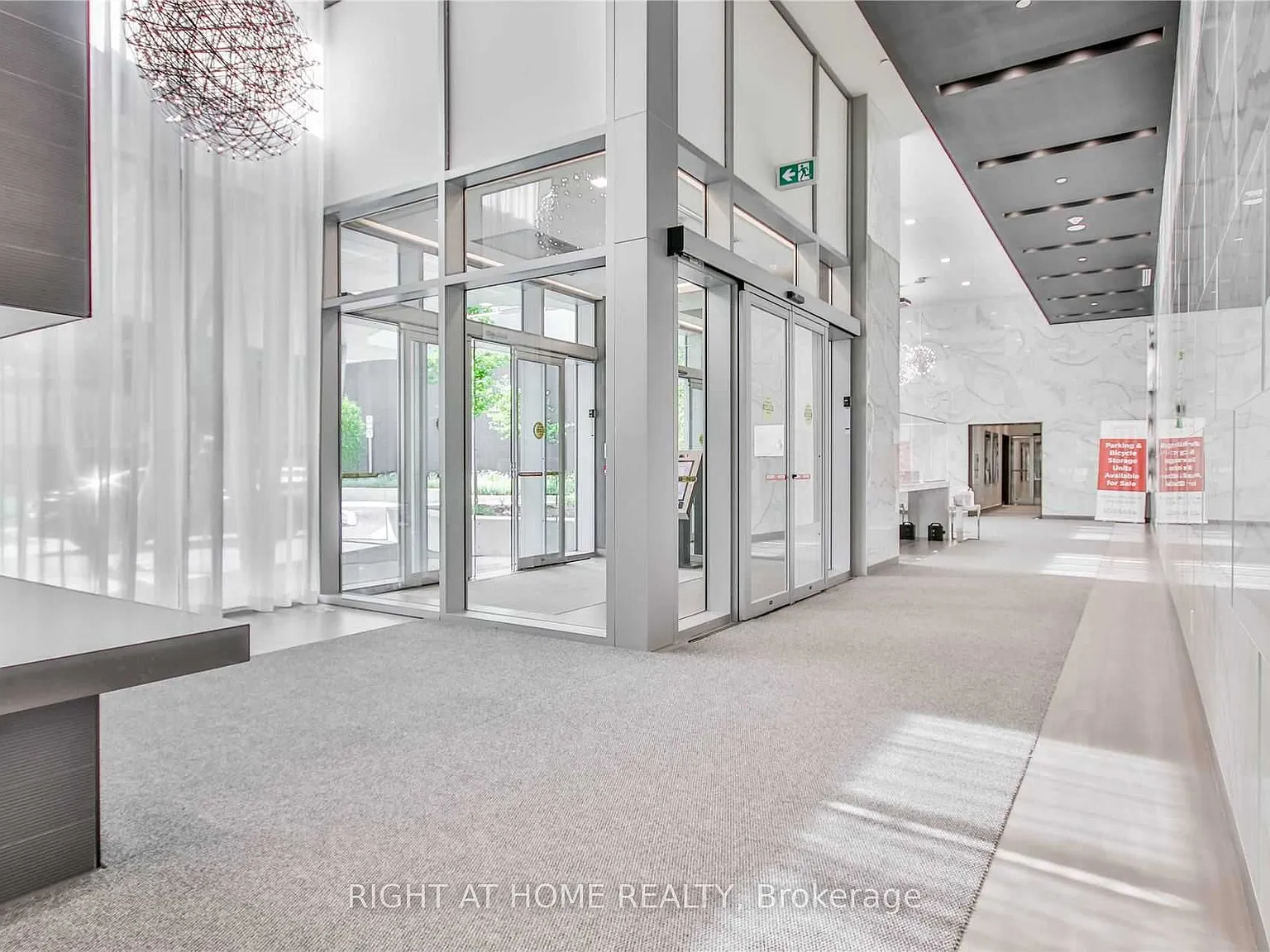 Beacon Condos — Photo 3