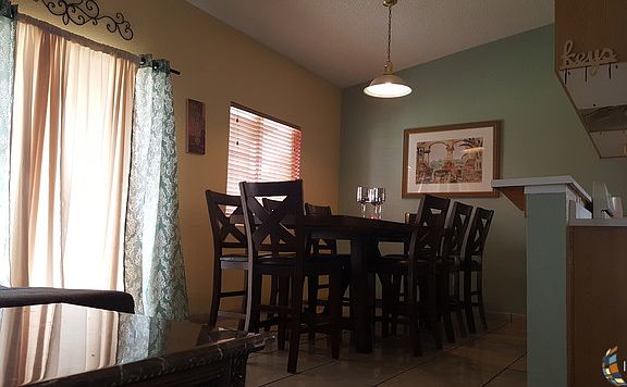 5th image of 40 E Cantaloupe St