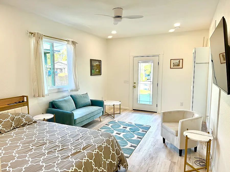 Studio, 450 sqft, $1,675 — Photo 4