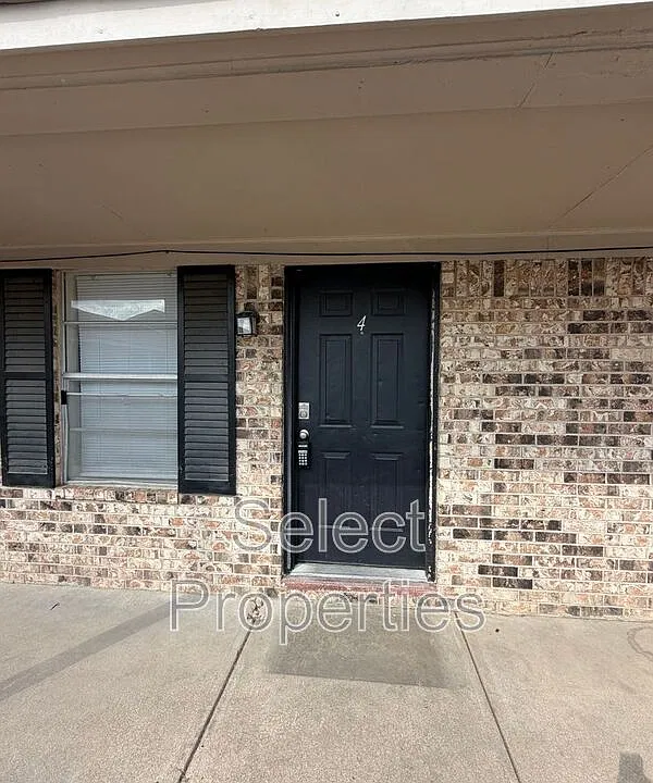 203 N Rogers St #4