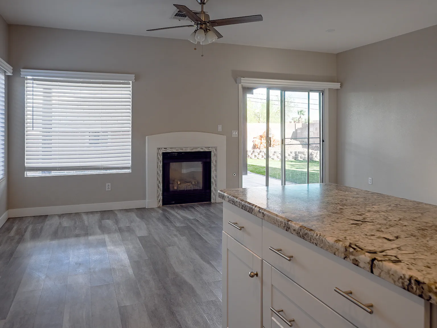 3 bed, 2.5 bath, 1692 sqft, $2,600 — Photo 4