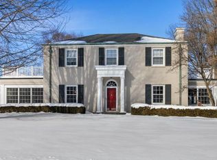 216 N Vincennes Cir, Racine, WI 53402
