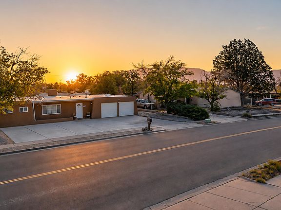 2nd image of 10128 Paseo Del Norte NW
