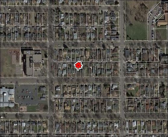 1st image of 899 Hyacinth Ave E