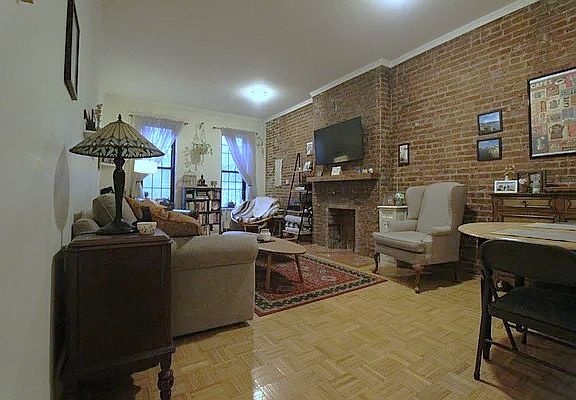 4th image of 304 E 89th St APT 3B