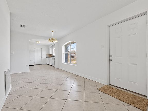 5th image of 1204 Ruby St