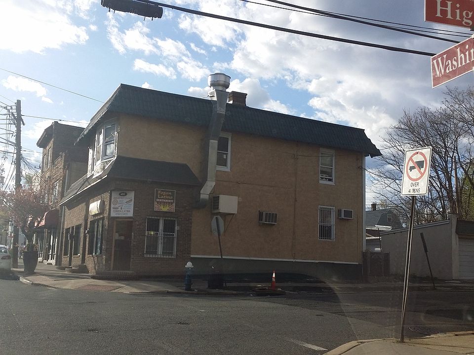 2nd image of 41 Washington St