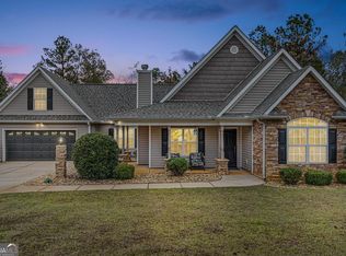 56 Cedar Creek Dr, Forsyth, GA 31029