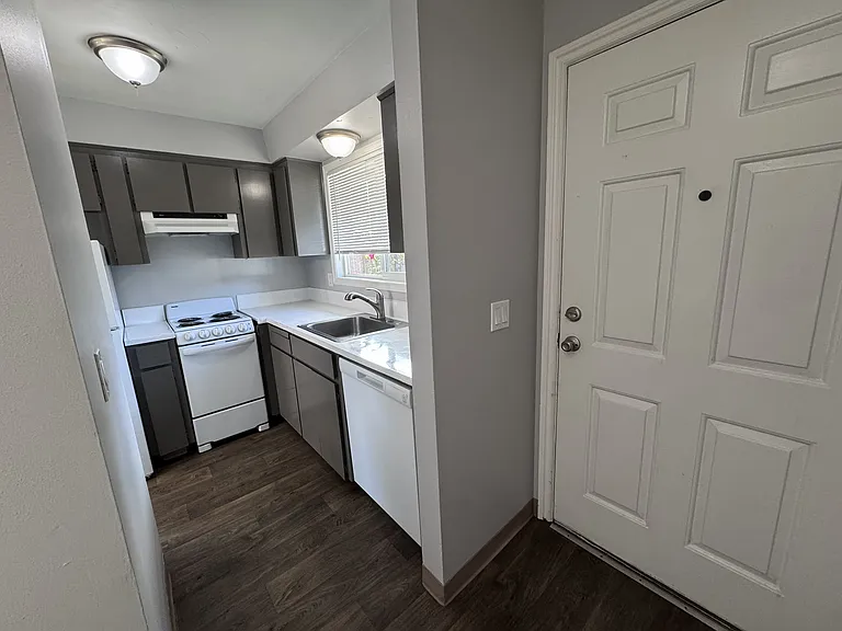 18140 SW Shaw St #2 — Photo 2