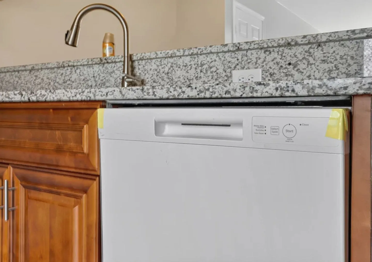 Charming 2BR Condo in Norfolk — Photo 3