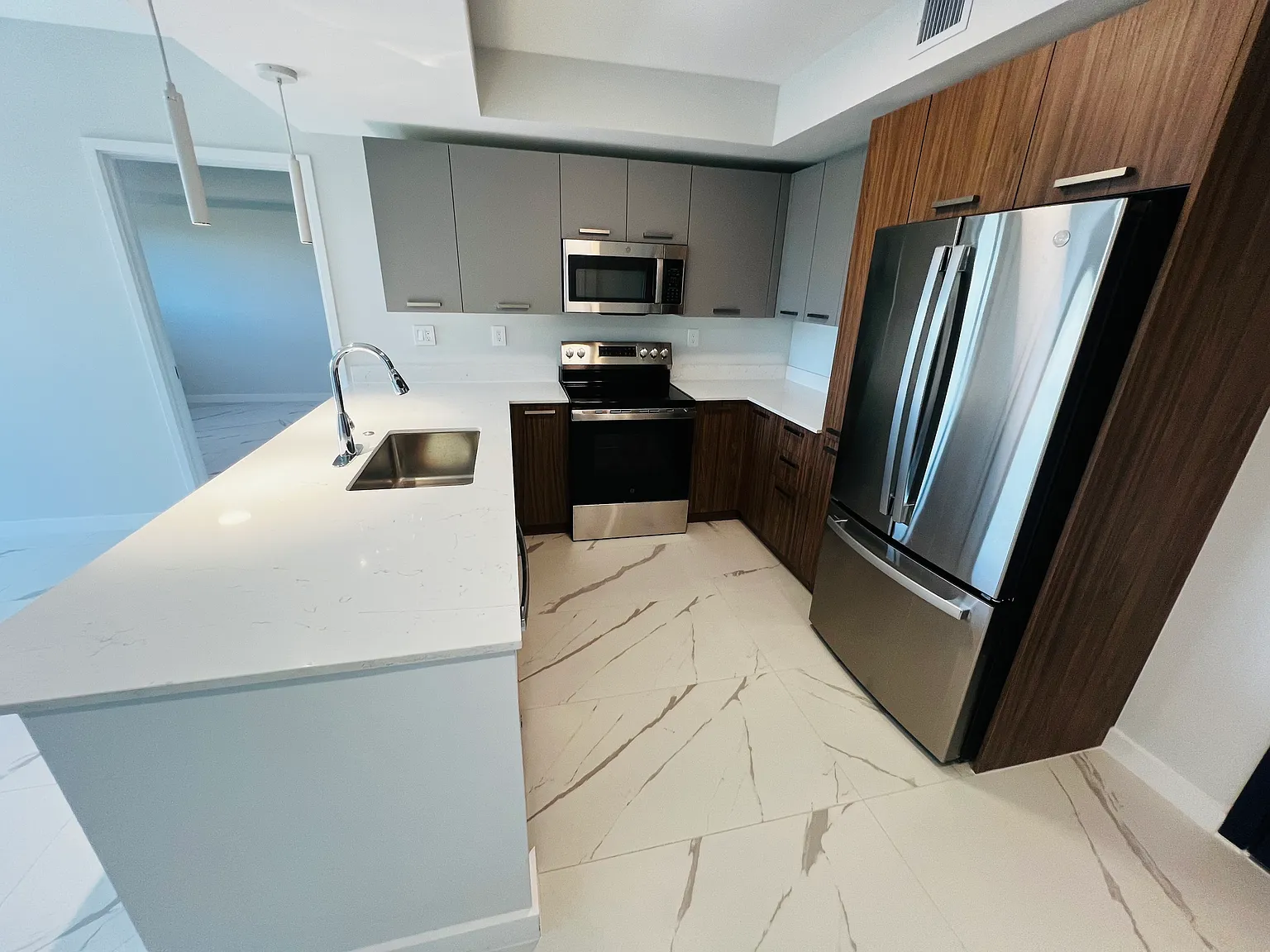 2 bed, 1000 sqft, $2,850 — Photo 4