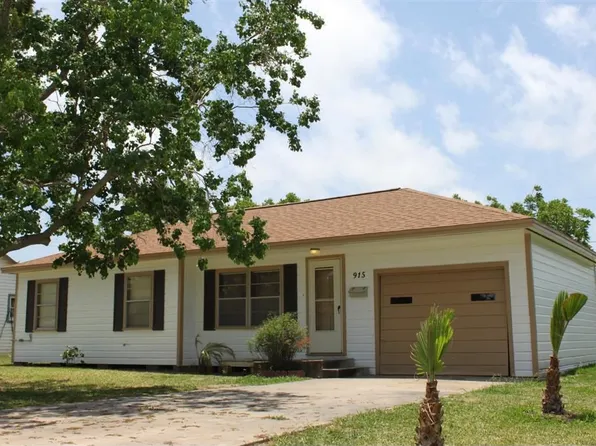 915 N Avenue C, Freeport, TX 77541