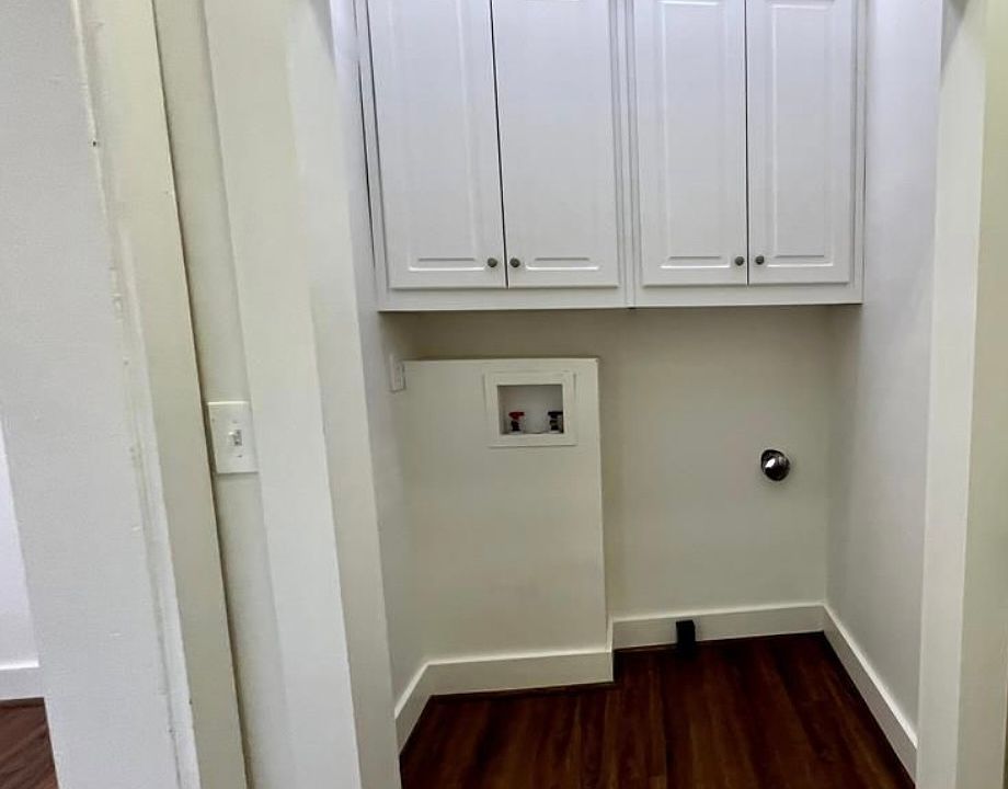1st image of 2937 Bradley Cir