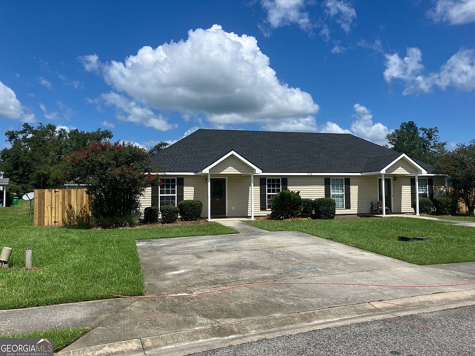 1st image of 1736 Forsyth Pl