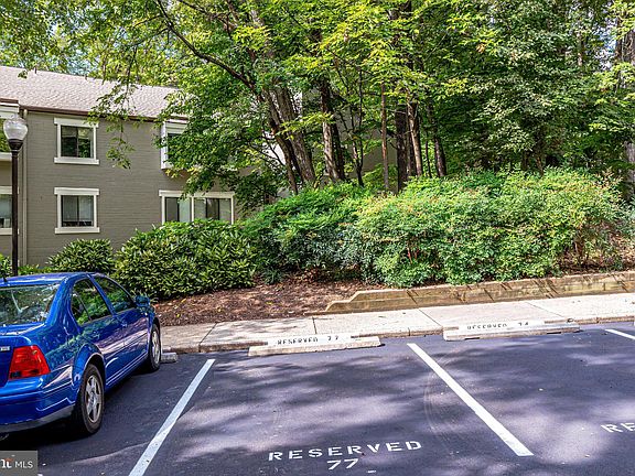 4th image of 2210 Springwood Dr APT 207