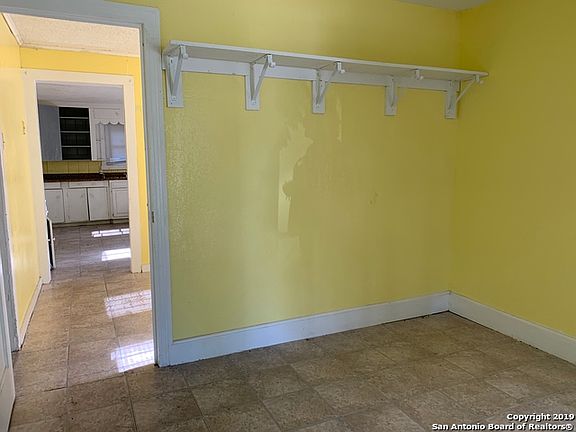 4th image of 1603 Lennon Ave