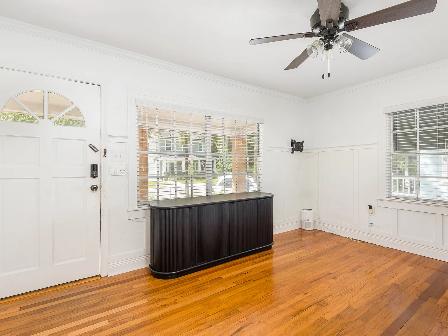 3 bed, 1244 sqft, $2,700 — Photo 3