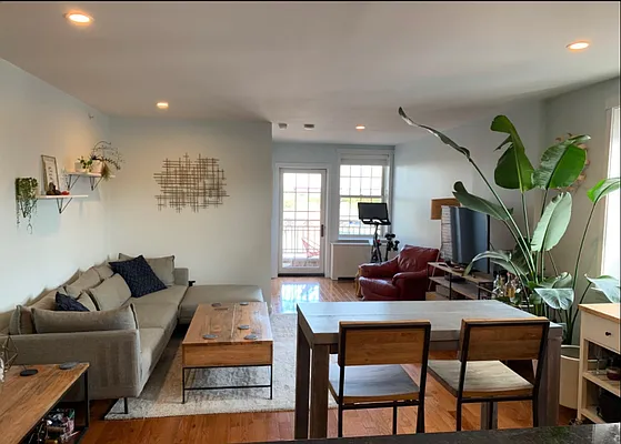 Rented by Bouklis Group | media 6