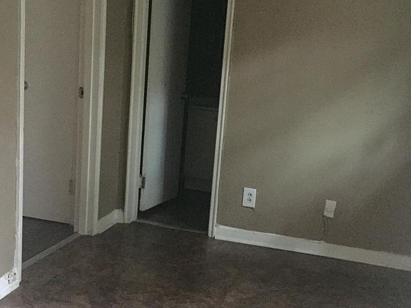 4th image of 3301 Navajo Dr APT 7