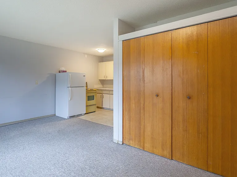 313 3rd Ave NE #9 — Photo 5