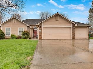 1608 SE Hocker St, Lees Summit, MO 64081