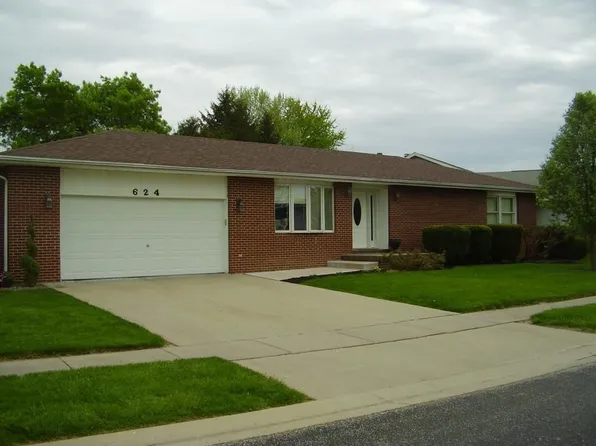 624 Westwinds Dr, Jacksonville, IL 62650