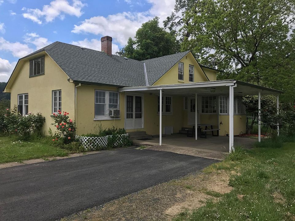 Driveway/parking garage/patio