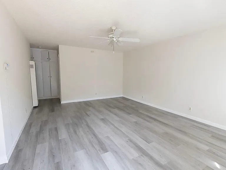 16511 Estrella Ave — Photo 2