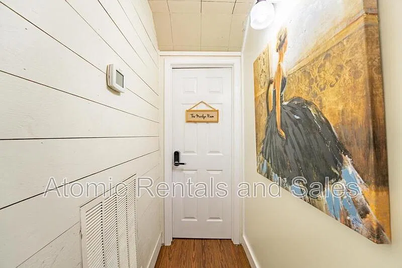 1 bed, 1.0 bath, 250 sqft, $1,050 — Photo 2