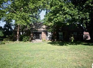 303 Oakdale Dr, Murray, KY 42071
