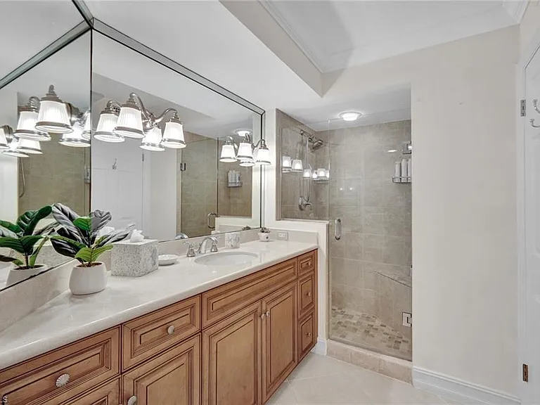 4551 Gulf Shore Blvd N #505 — Photo 22