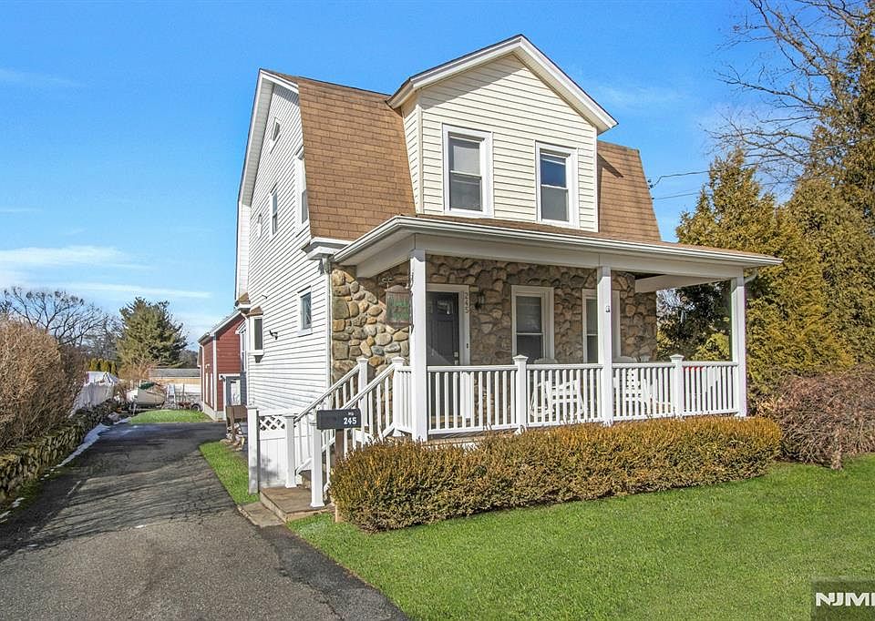 1st image of 245 Prospect St