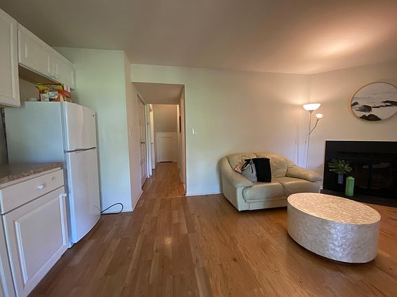 2nd image of 621 Ivy League Ln #0