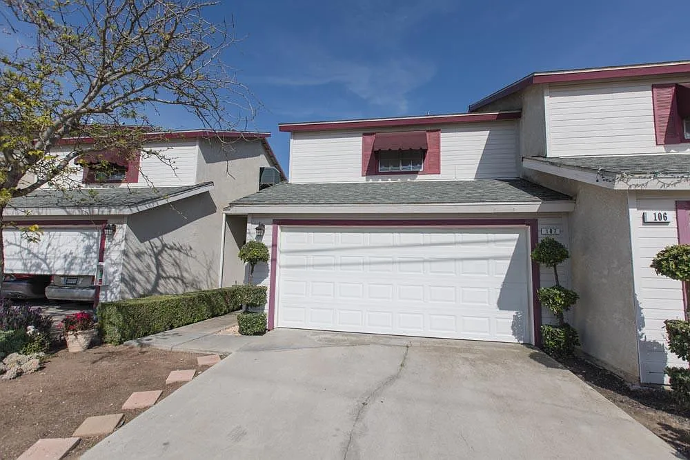 Two story, 1400 sq. feet - 880 Osmun Cir