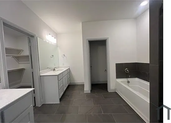 366 Waters Ridge Dr — Photo 14