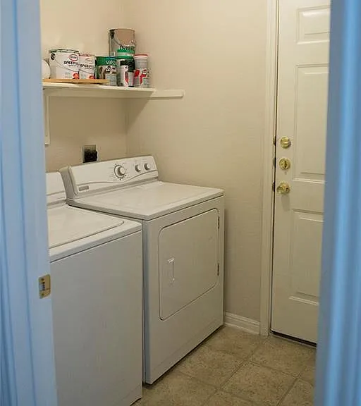 100 Lightfoot Ct — Photo 12