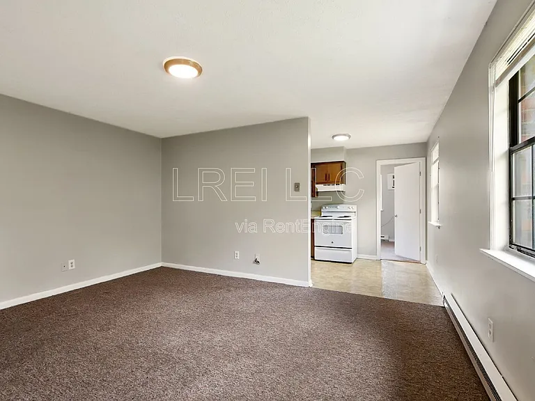 176 Thistlewood Ave #12 — Photo 2
