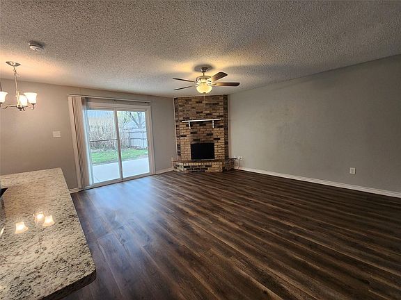 4th image of 10129 Peppertree Ln