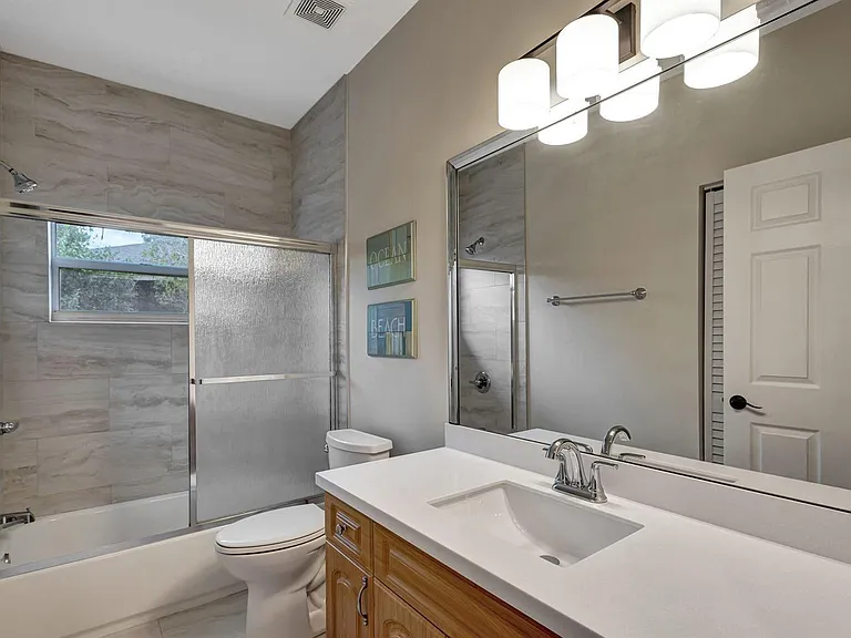 13792 Yarmouth Dr — Photo 13