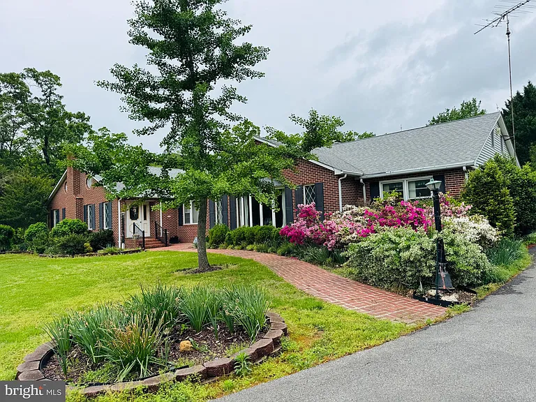 21500 Point Lookout Rd — Photo 3
