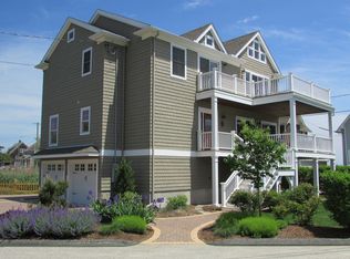 20 Ocean Ave, Niantic, CT 06357