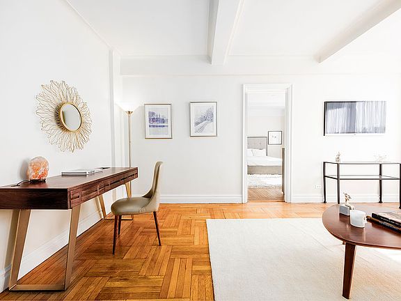 2nd image of 40 W 77th St #3C