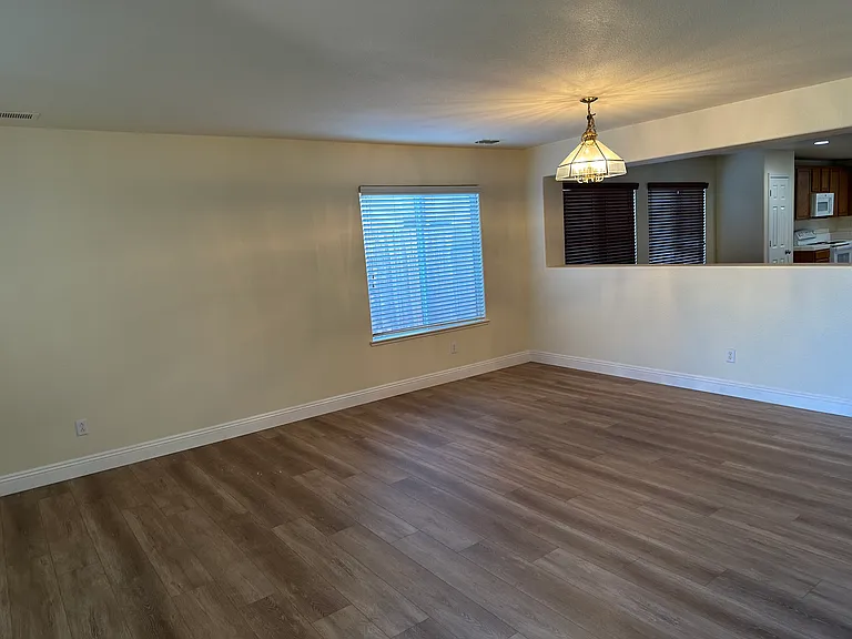 3607 Monroe Dr — Photo 6