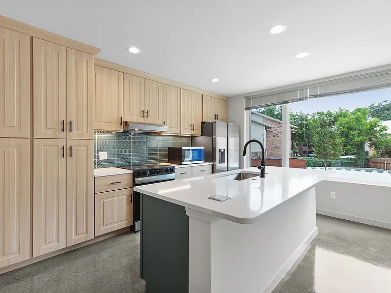 Modern Luxury in San Marcos' Premier Courtyard Community Now Leasing! — Photo 32